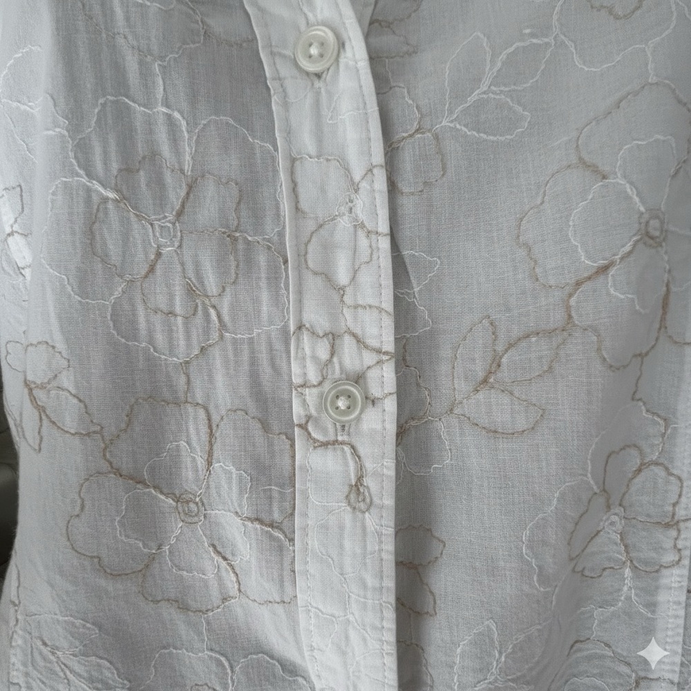 Old Navy Perfect Fit White Embroidered Button Down Blouse Top M 3/4 Sleeve - Picture 2 of 12